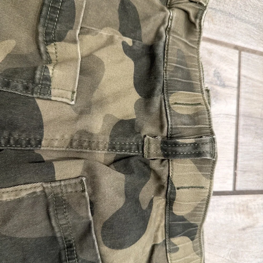 Hollister Shorts Women's Sz Large Ultra High Rise Pockets Camouflage Cotton
